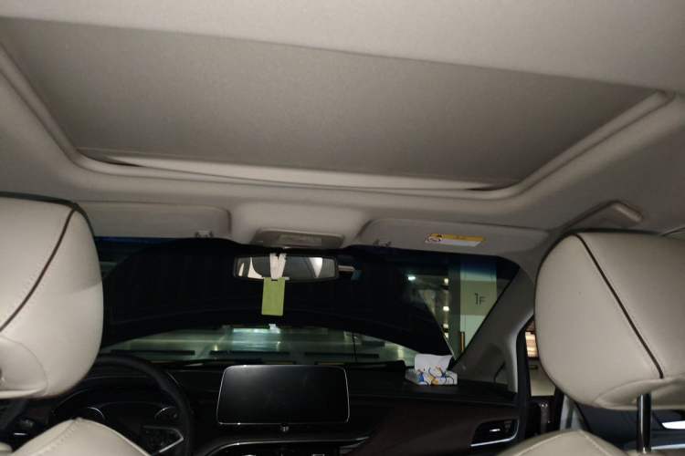 Used Buick GL8 2021 Land Cruiser Executive Class 652T Luxury Model Headliner