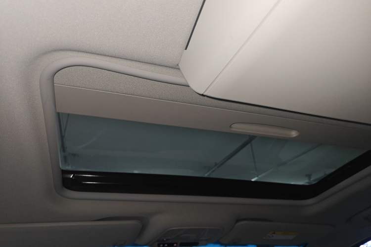 Used Buick GL8 2021 ES Landtrek 653T Comfort Edition Headliner