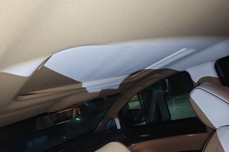 Used Buick GL8 2021 Land Cruiser Executive Class 652T Luxury Model Headliner
