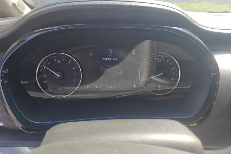 Used Buick GL8 2021 Land Cruiser Executive Class 652T Luxury Model Instrument Cluster