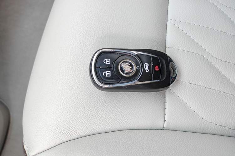 Used Buick GL8 2021 Land Cruiser Executive Class 652T Luxury Model Interior 1