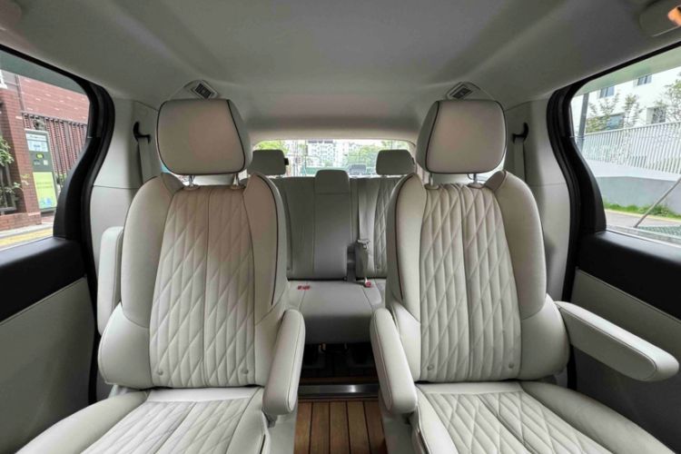 Used Buick GL8 2021 Land Cruiser Executive Class 652T Luxury Model Interior 11