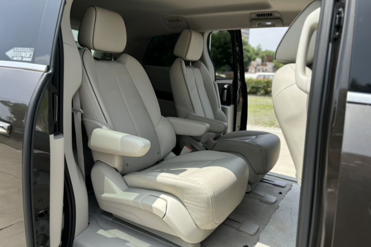 Used Buick GL8 2021 Land Cruiser Executive Class 652T Luxury Model Interior 2