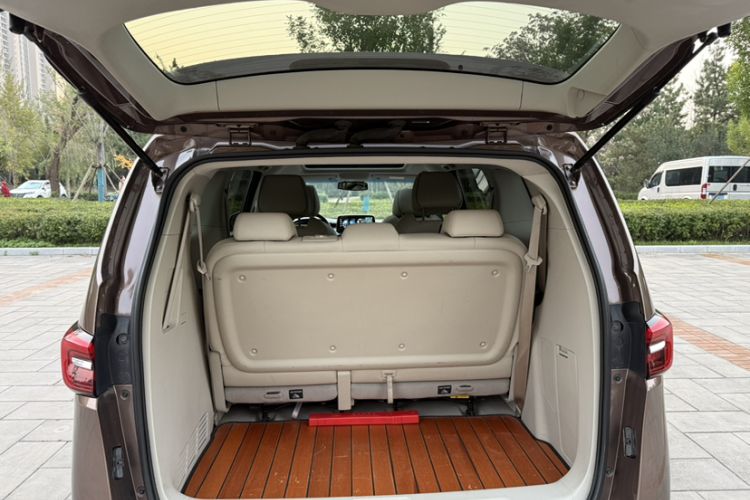 Used Buick GL8 2021 Land Cruiser Executive Class 652T Luxury Model Interior 2