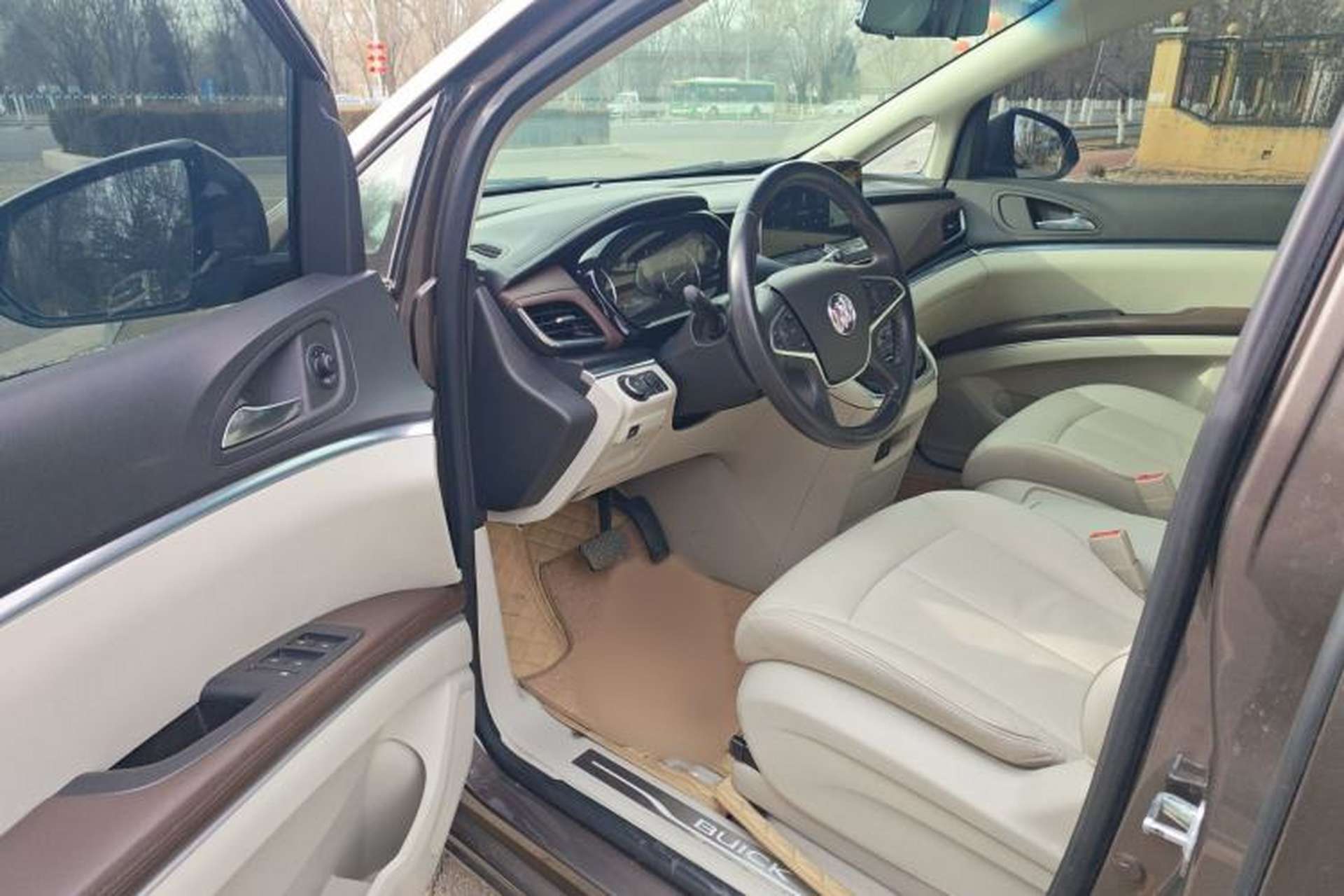 Used Buick GL8 2021 Land Cruiser Executive 652T Premium Model Interior 2