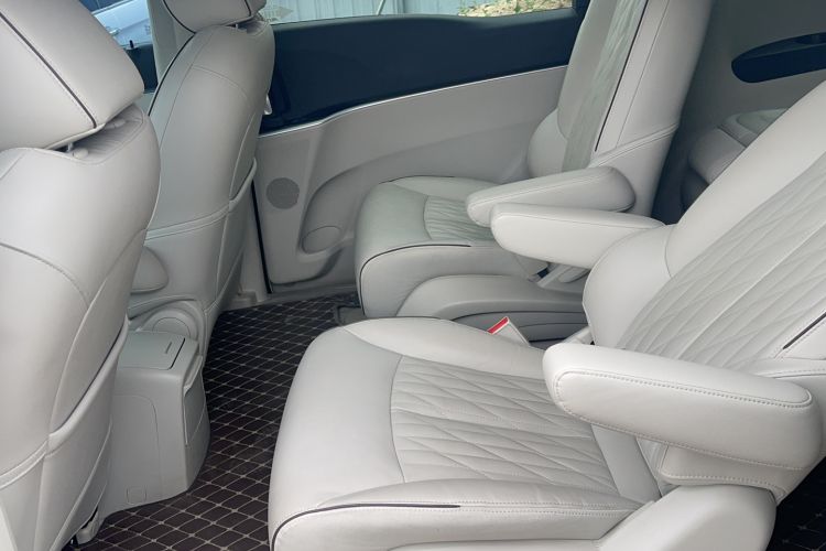 Used Buick GL8 2021 Land Cruiser Executive Class 652T Luxury Model Interior 2