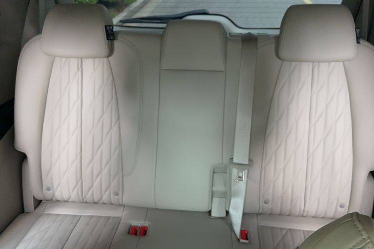 Used Buick GL8 2021 Land Cruiser Executive Class 652T Luxury Edition with Welfare Features Interior 2