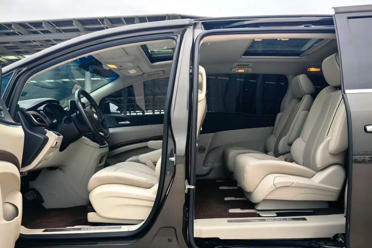 Used Buick GL8 2021 Land Cruiser Executive 652T Premium Model Interior 2