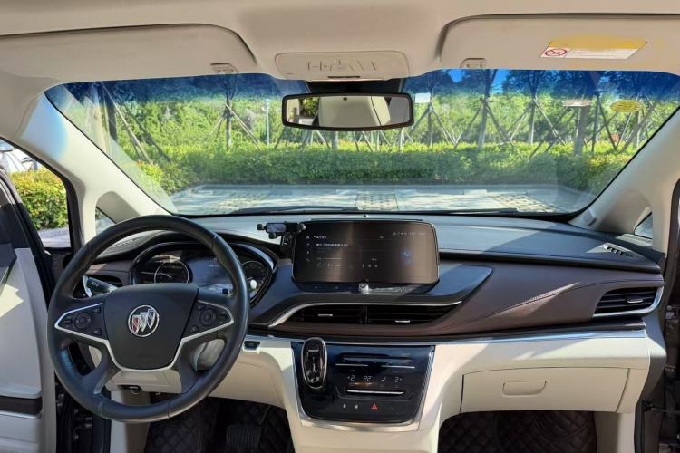 Used Buick GL8 2021 Land Cruiser Executive Class 652T Luxury Model Interior 2