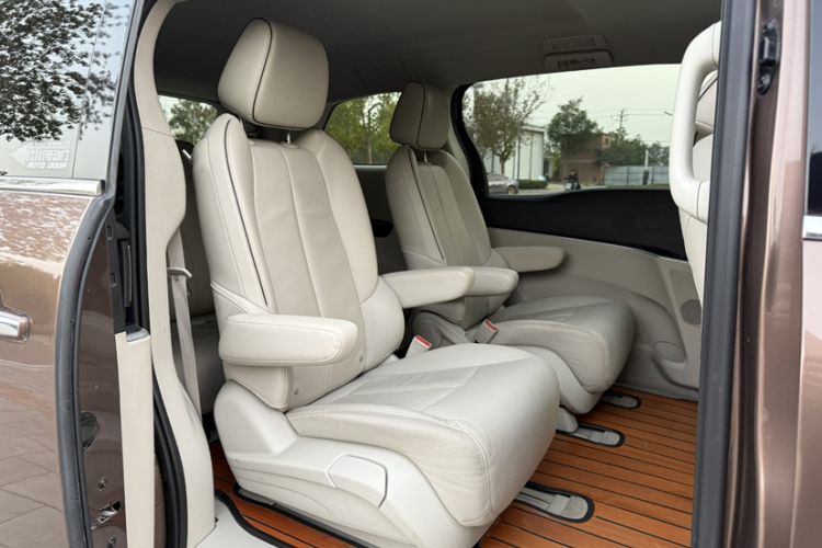 Used Buick GL8 2021 Land Cruiser Executive Class 652T Luxury Model Interior 3