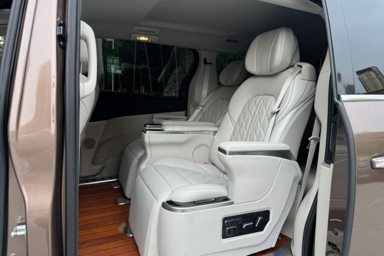Used Buick GL8 2021 Land Cruiser Executive Class 652T Luxury Model Interior 3