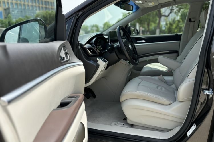 Used Buick GL8 2021 Land Cruiser Executive Class 652T Luxury Model Interior 4