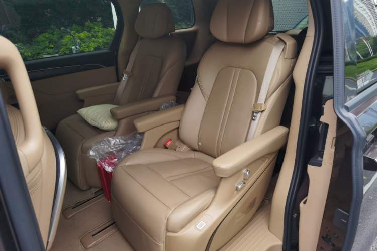 Used Buick GL8 2021 ES Landtrek 653T Luxury Model Interior 4