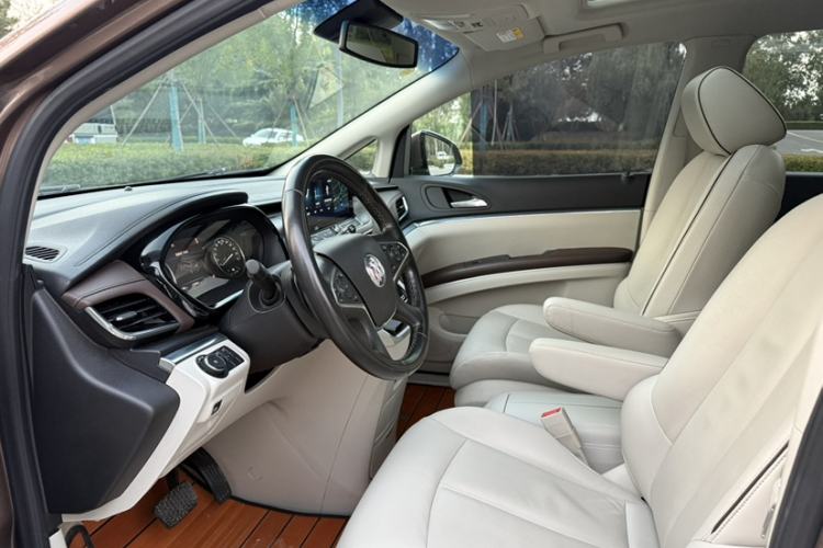 Used Buick GL8 2021 Land Cruiser Executive Class 652T Luxury Model Interior 6