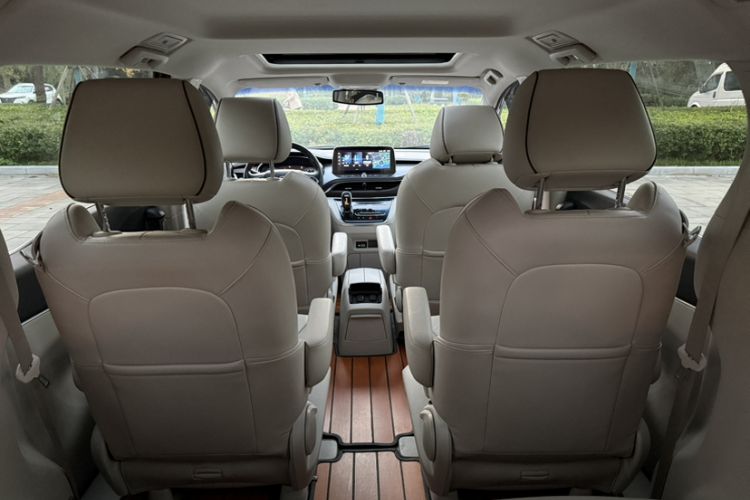 Used Buick GL8 2021 Land Cruiser Executive Class 652T Luxury Model Interior 8