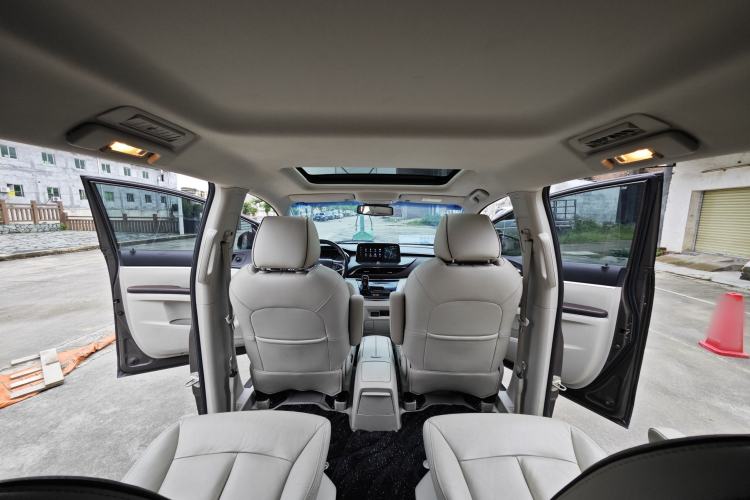 Used Buick GL8 2021 Land Cruiser Executive Class 652T Luxury Model Interior 9