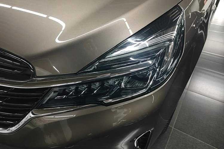 Used Buick GL8 2021 Land Cruiser Executive Class 652T Luxury Model Left Front Headlight