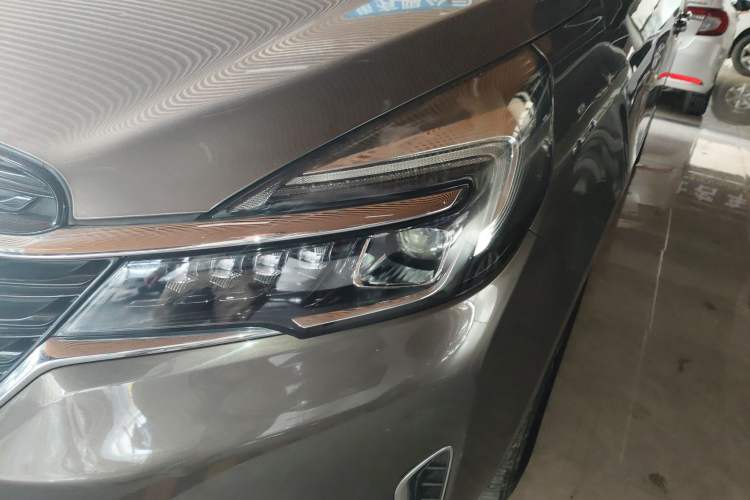 Used Buick GL8 2021 Land Cruiser Executive Class 652T Luxury Model Left Front Headlight