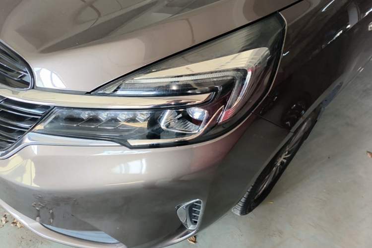 Used Buick GL8 2021 Land Cruiser Executive Class 652T Luxury Model Left Front Headlight