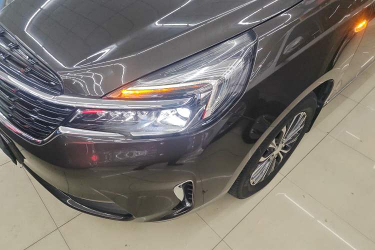 Used Buick GL8 2021 Land Cruiser Executive Class 652T Luxury Model Left Front Headlight