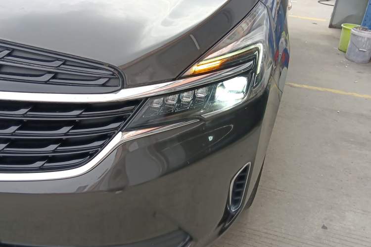 Used Buick GL8 2021 Land Cruiser Executive Class 652T Luxury Model Left Front Headlight