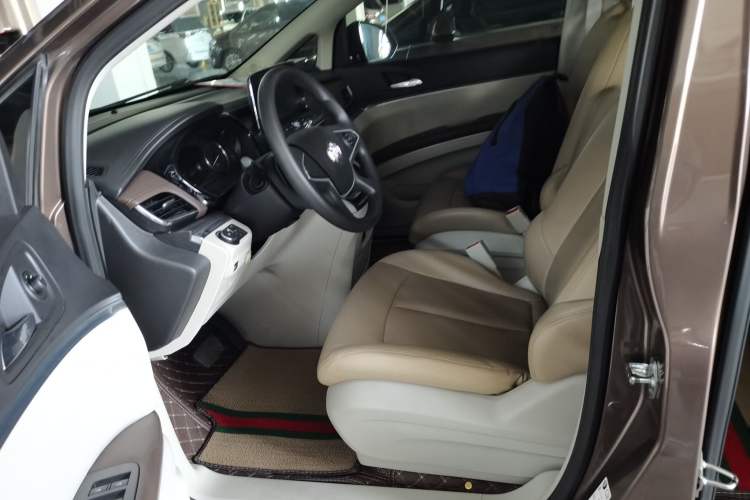 Used Buick GL8 2021 Land Cruiser Executive Class 652T Comfort Model Left Front Seat