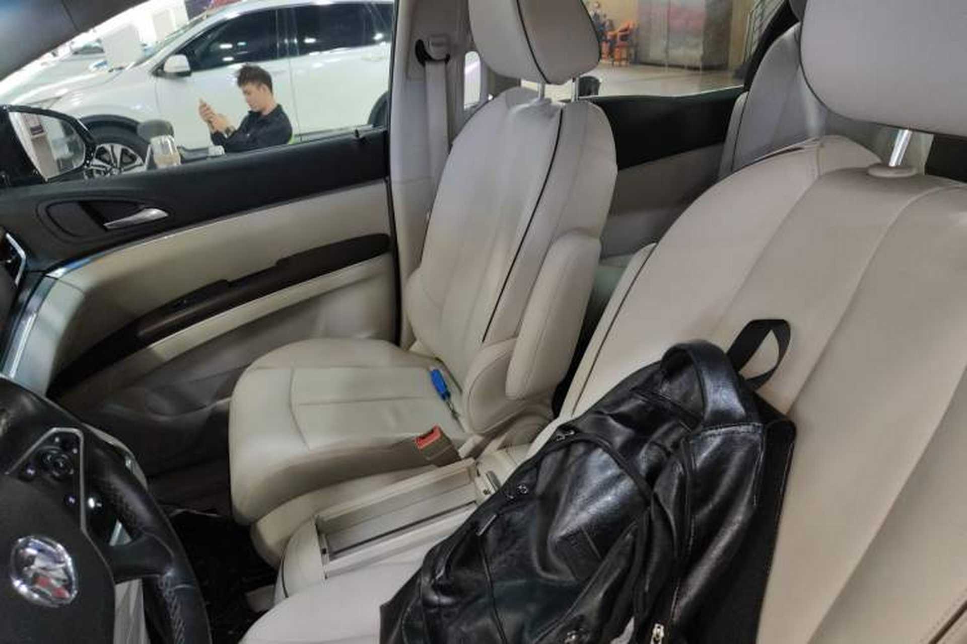 Used Buick GL8 2021 Land Cruiser Executive Class 652T Luxury Model Left Front Seat