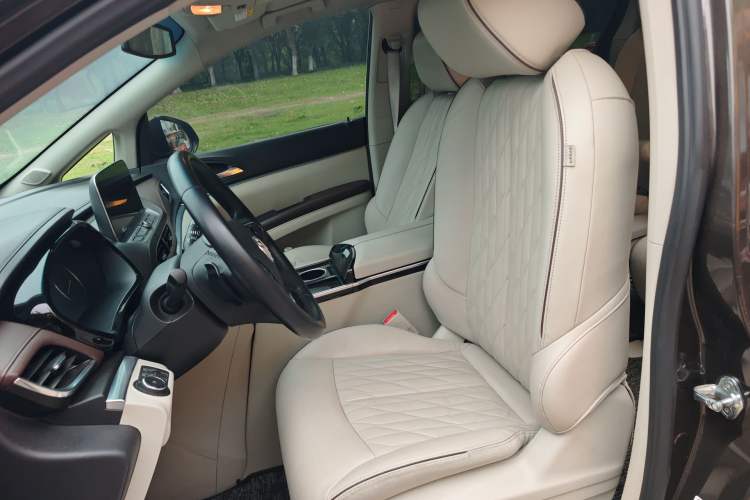 Used Buick GL8 2021 Land Cruiser Executive Class 652T Luxury Model Left Front Seat