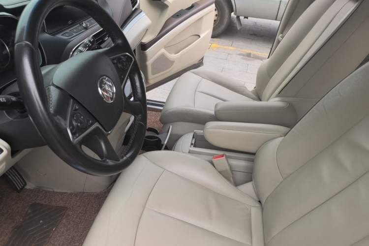 Used Buick GL8 2021 Land Cruiser Executive Class 652T Luxury Model Left Front Seat