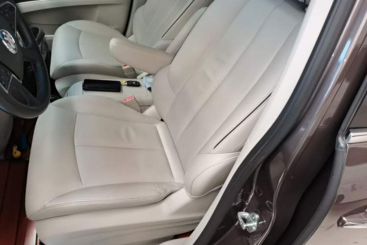 Used Buick GL8 2021 Land Cruiser Executive Class 652T Luxury Model Left Front Seat