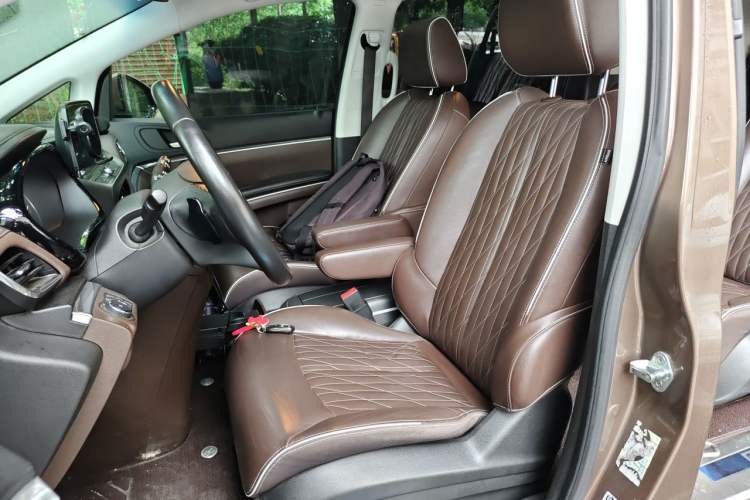 Used Buick GL8 2021 Land Cruiser Executive Class 652T Luxury Model Left Front Seat