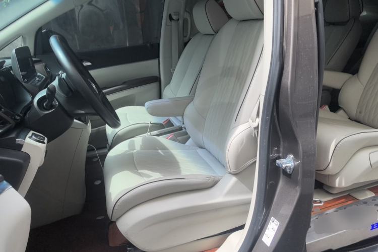 Used Buick GL8 2021 Land Cruiser Executive Class 652T Luxury Model Left Front Seat