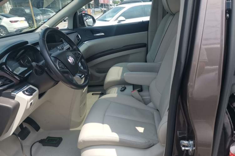 Used Buick GL8 2021 Land Cruiser Executive Class 652T Smart Luxury Model Left Front Seat