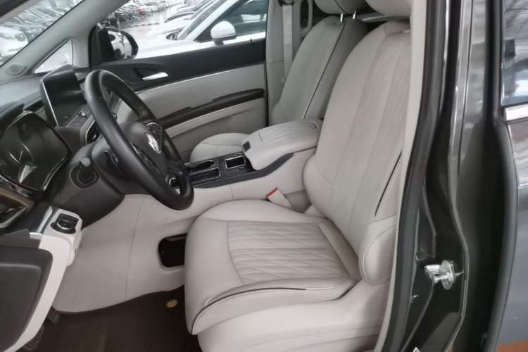 Used Buick GL8 2021 Land Cruiser Executive 652T Premium Model Left Front Seat