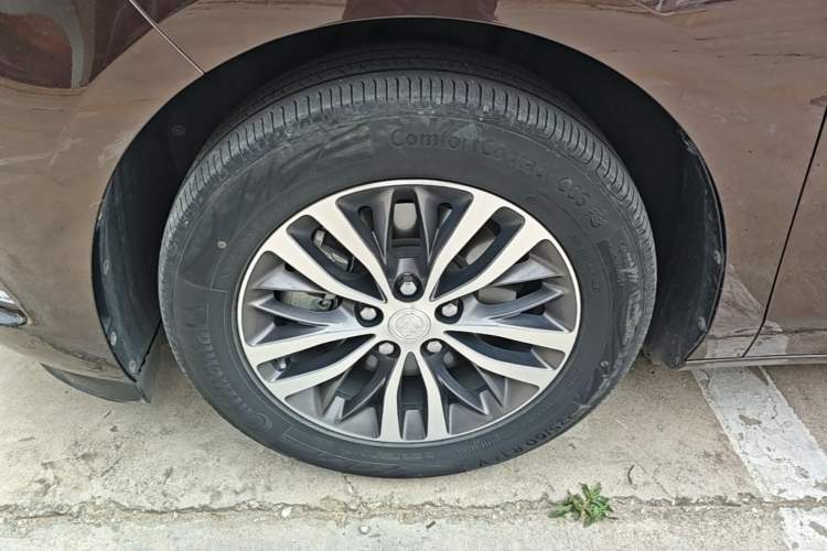 Used Buick GL8 2021 ES Landtrek 653T Comfort Edition Left Front Wheel Hub