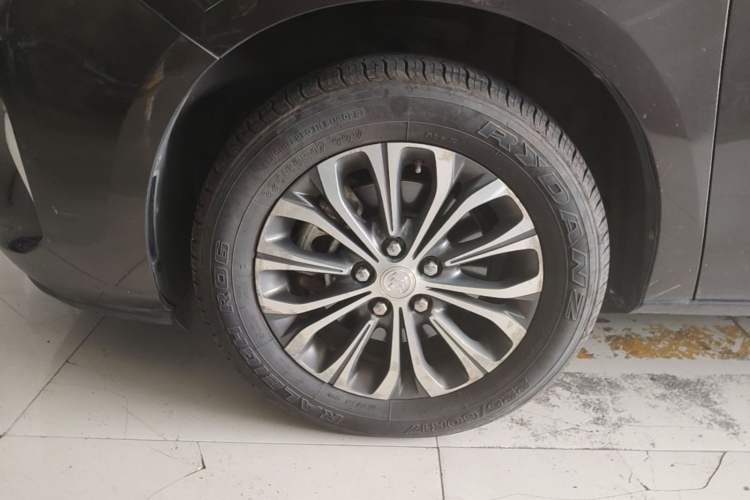 Used Buick GL8 2021 Land Cruiser Executive Class 652T Comfort Model Left Front Wheel Hub
