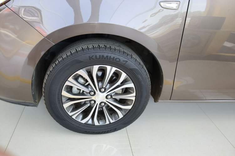 Used Buick GL8 2021 Land Cruiser Executive Class 652T Comfort Model Left Front Wheel Hub