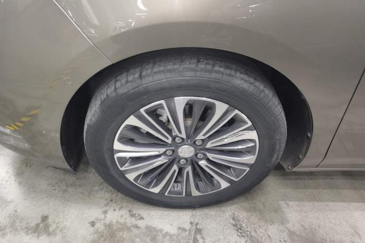 Used Buick GL8 2021 ES Landtrek 653T Luxury Model Left Front Wheel Hub
