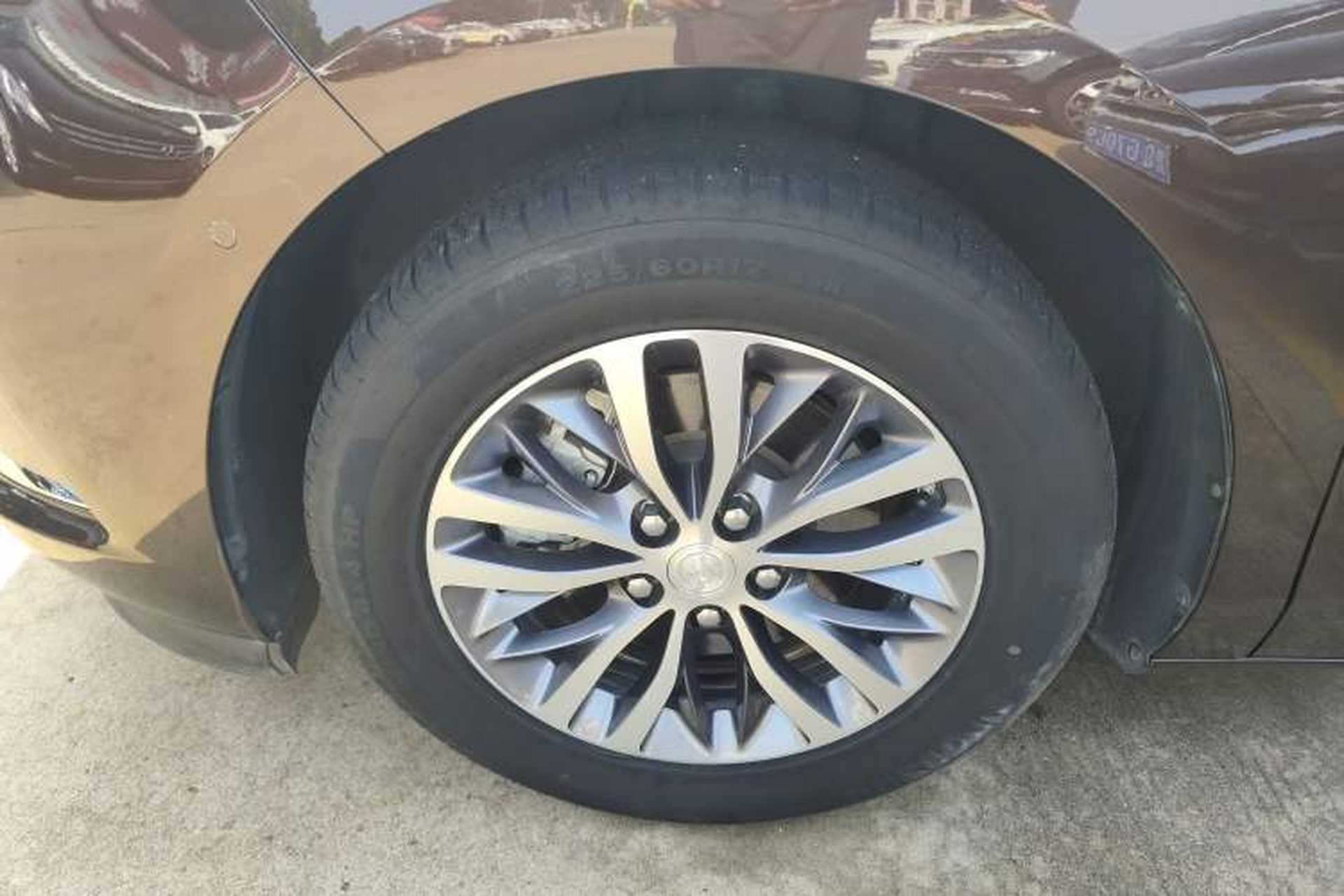 Used Buick GL8 2021 ES Land Cruiser 653T Luxury Edition Left Front Wheel Hub