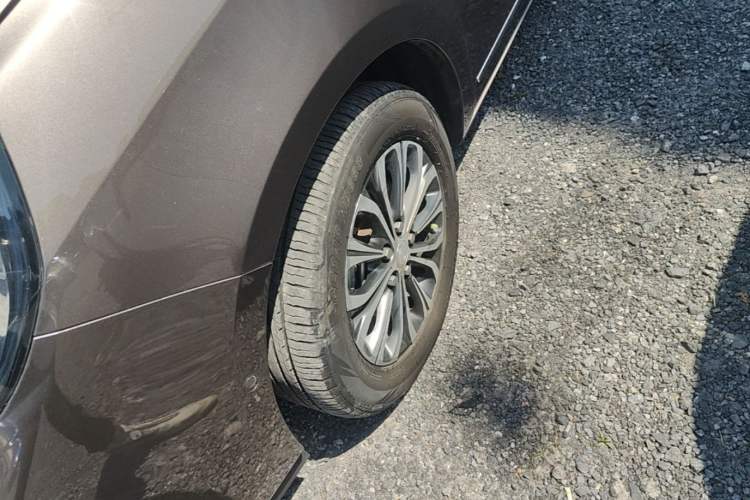 Used Buick GL8 2021 Land Cruiser Executive Class 652T Smart Luxury Model Left Front Wheel Hub