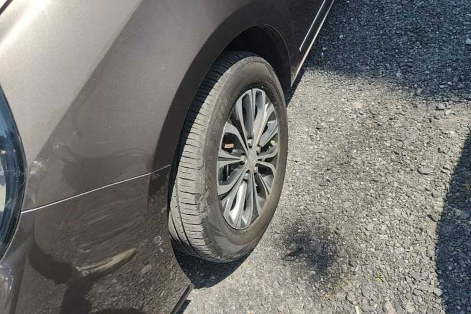 Used Buick GL8 2021 Land Cruiser Executive Class 652T Smart Luxury Model Left Front Wheel Hub