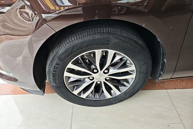 Used Buick GL8 2021 ES Land Cruiser 653T Luxury Edition Left Front Wheel Hub