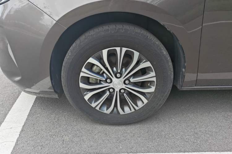 Used Buick GL8 2021 Land Cruiser Executive Class 652T Comfort Model Left Front Wheel Hub