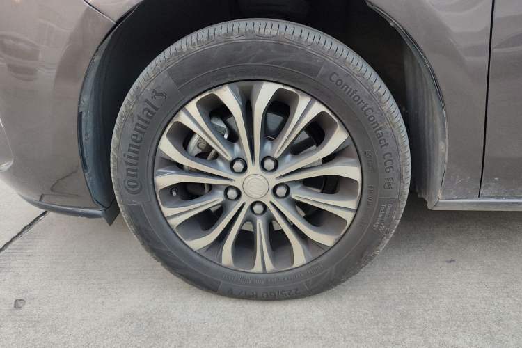 Used Buick GL8 2021 Land Cruiser Executive Class 652T Comfort Model Left Front Wheel Hub