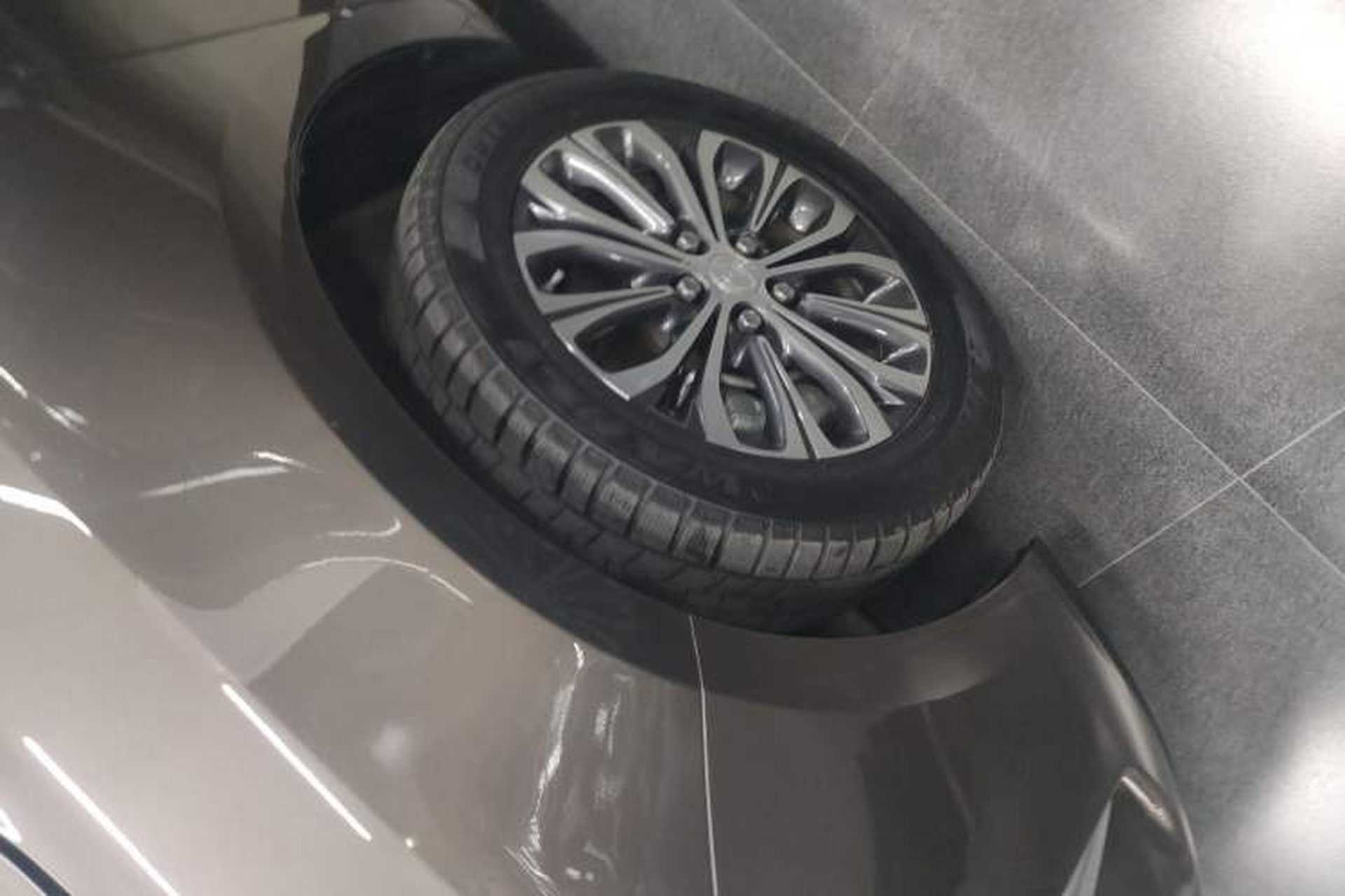 Used Buick GL8 2021 Land Cruiser Executive Class 652T Luxury Model Left Front Wheel Hub