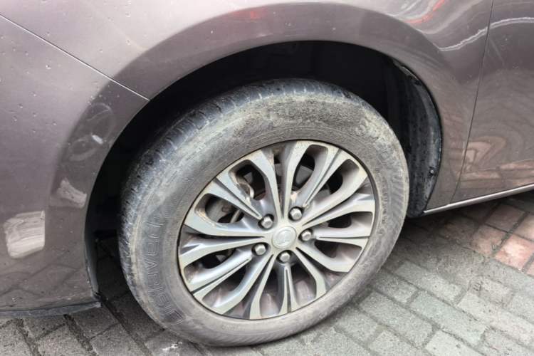 Used Buick GL8 2021 Land Cruiser Executive Class 652T Comfort Model Left Front Wheel Hub