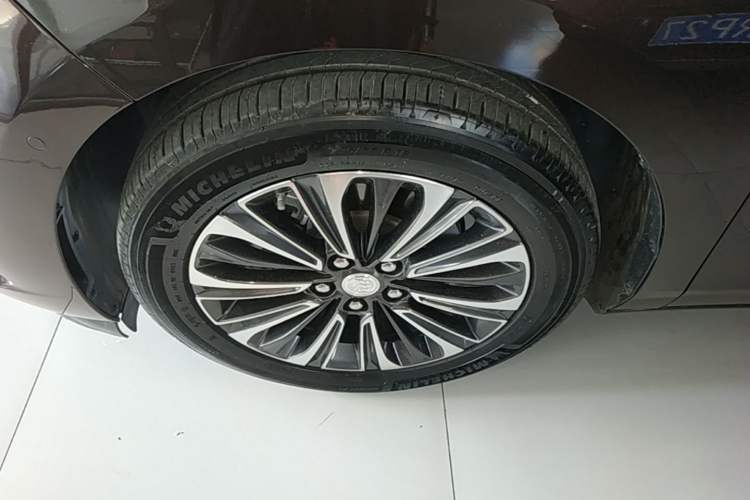 Used Buick GL8 2021 ES Landtrek 653T Luxury Model Left Front Wheel Hub