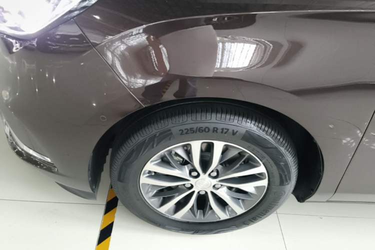 Used Buick GL8 2021 ES Land Cruiser 653T Luxury Edition Left Front Wheel Hub