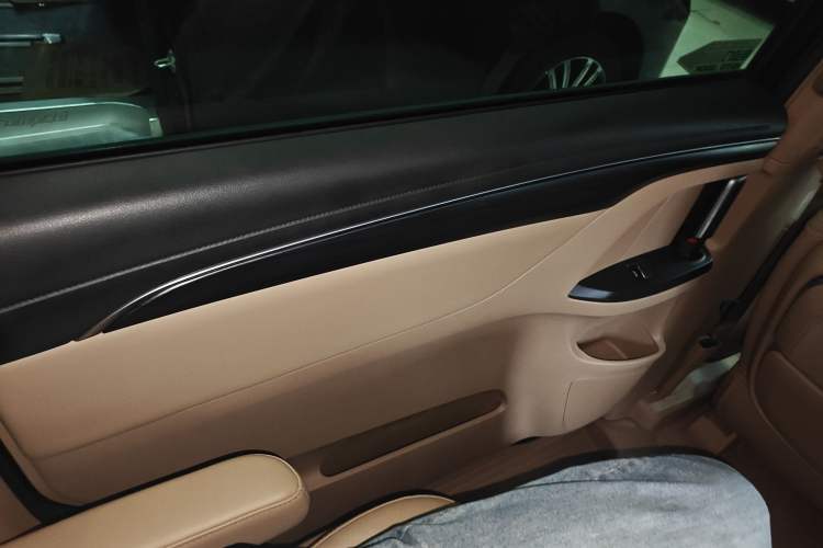 Used Buick GL8 2021 ES Land Cruiser 653T Luxury Edition Left Rear Door Interior