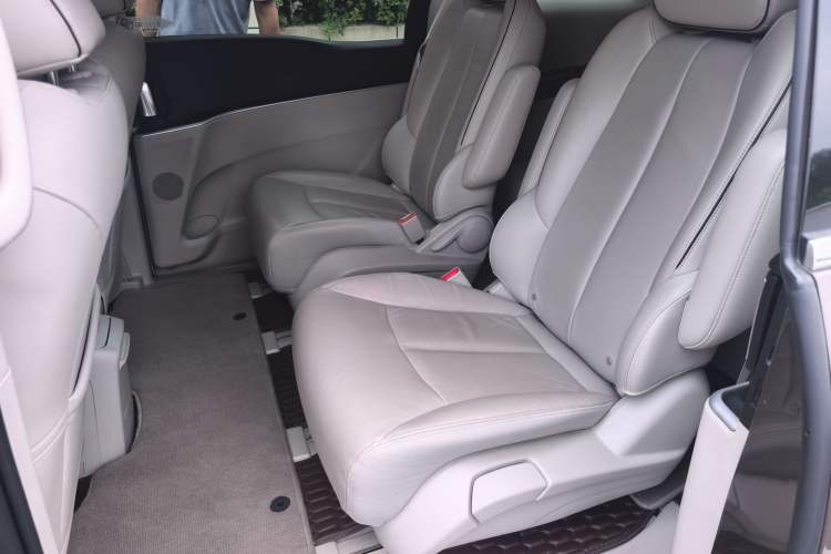 Used Buick GL8 2021 Land Cruiser Executive Class 652T Luxury Model Left Rear Seat